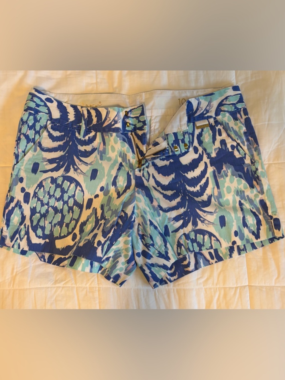 Lilly Pulitzer Shades of Blue& white Printed Women’s Shorts